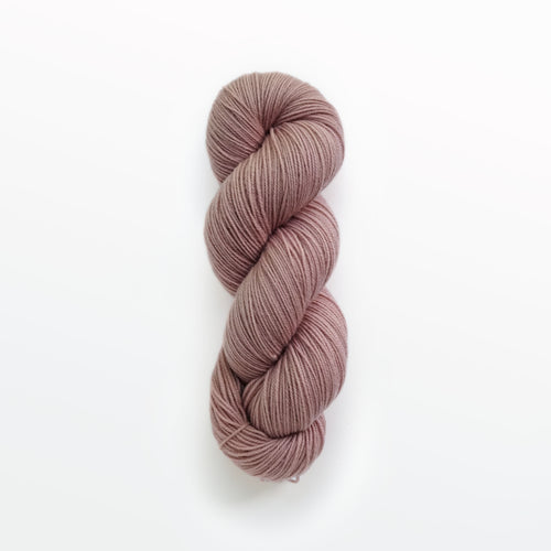 rose quartz fingering yarn, madder root, light gray, naturally dyed yarn, non-superwash, 450 yards, merino/rambouillet cross wool