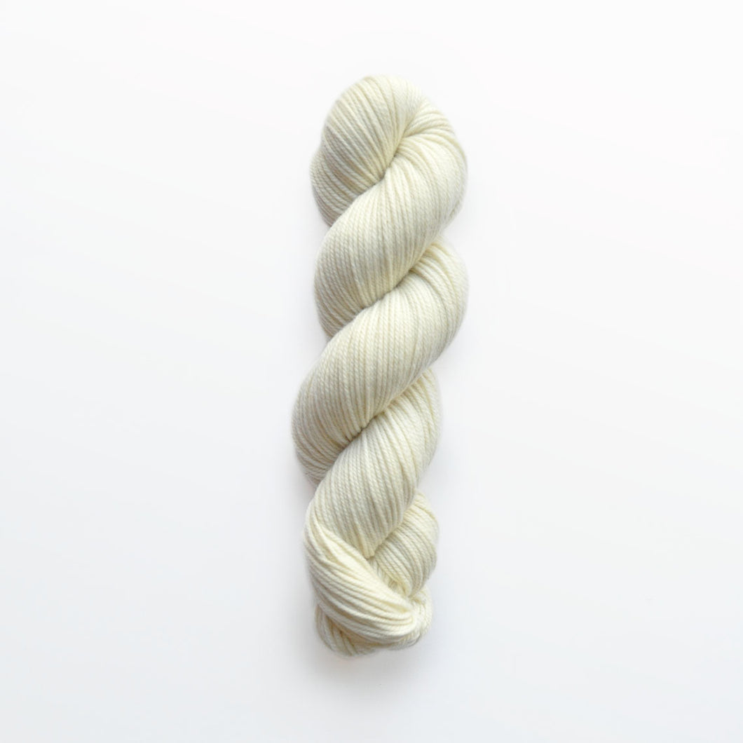 white worsted yarn, un-dyed yarn, naturally dyed yarn, non-superwash, 240 yards, Merino/Rambouillet cross wool
